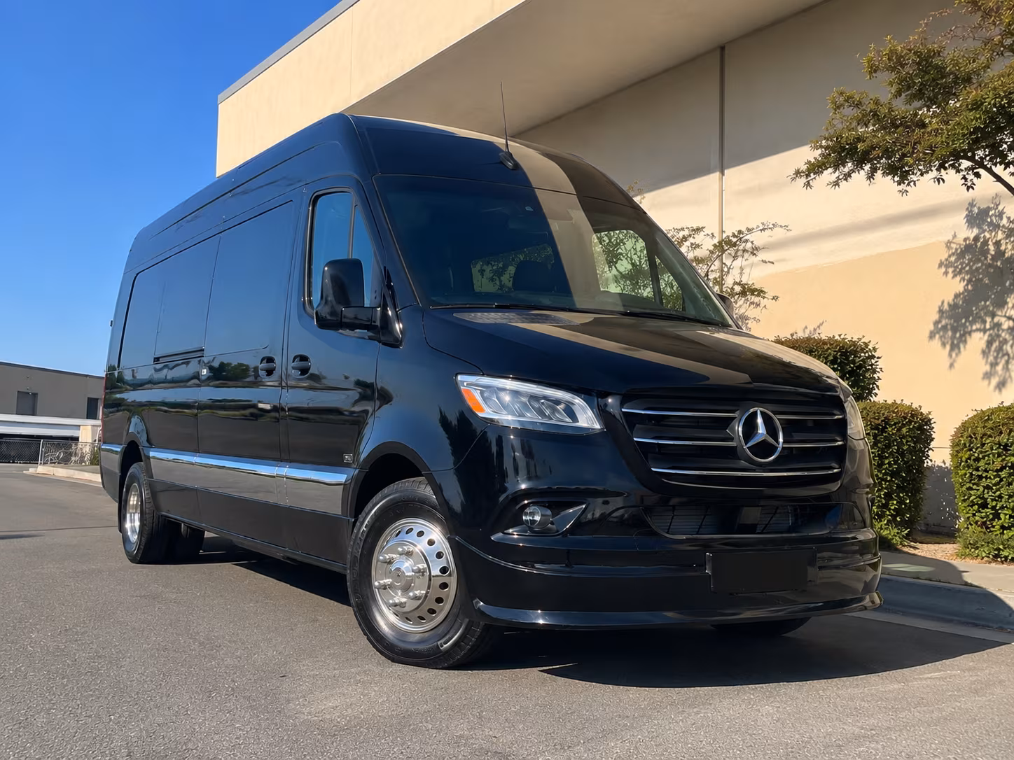 find the perfect transportation for your next airport transfer 5